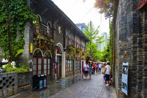 成都网红街美景,漫步光影交织的美丽画卷