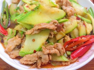 西湖瓜可以吃皮吗,揭秘瓜皮的营养与食用方法